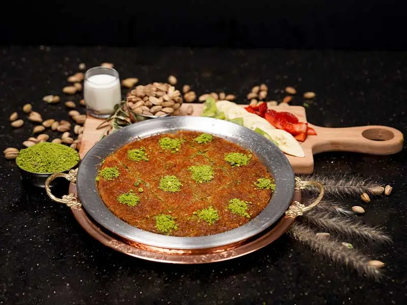 pasha-kunafa-with-cream-and-pistachio